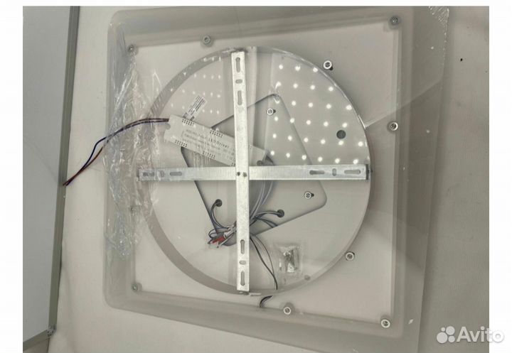 Люстра потолочная светодиодная с пультом. Новая