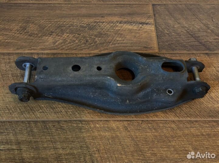 Рычаг контроля развала BMW E87