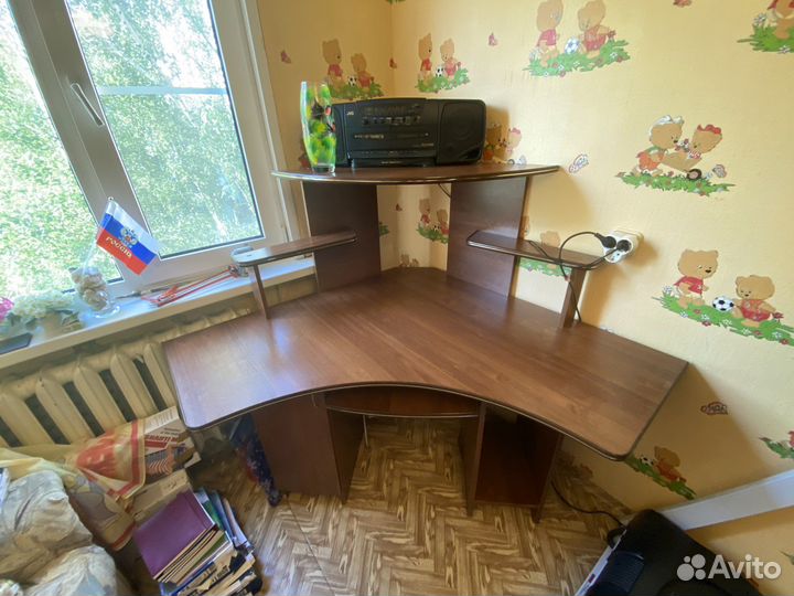 Компьютерный стол