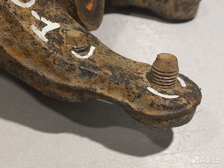 Кулак (цапфа) задний правый Kia Ceed универсал