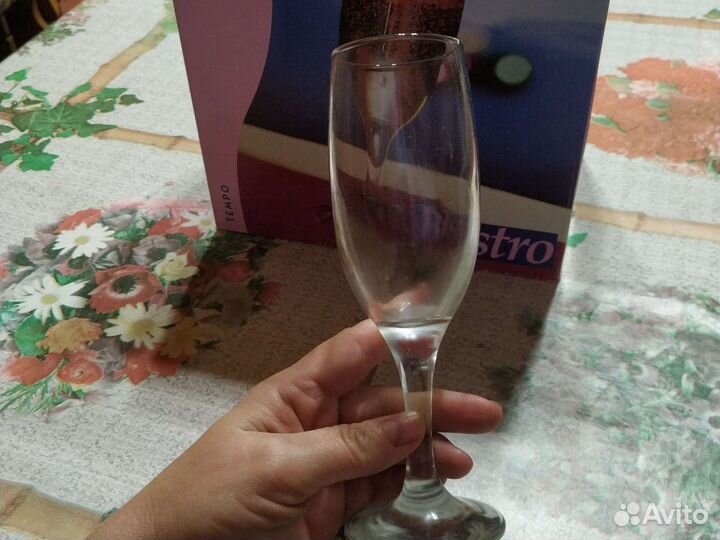 Бокалы для вина новые
