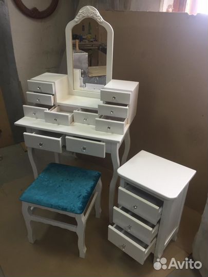 Деревянная тумба