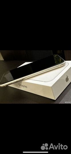 Телефон iPhone 11