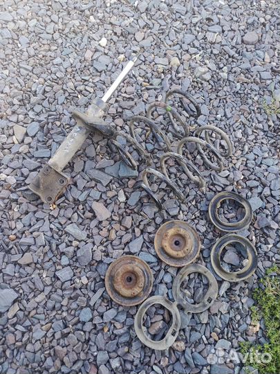 Амортизатор передний левый kia sportage 2