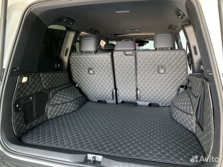 Автомобильные коврики в багажник на Toyota Echo