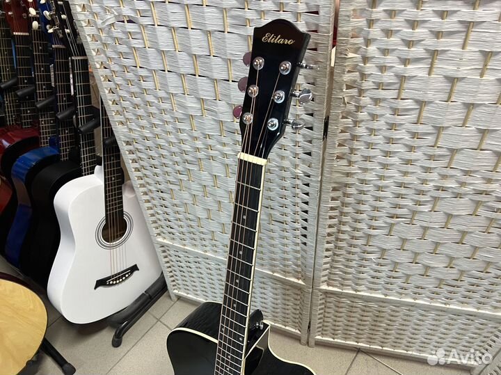 Гитара + комплект для начинающих