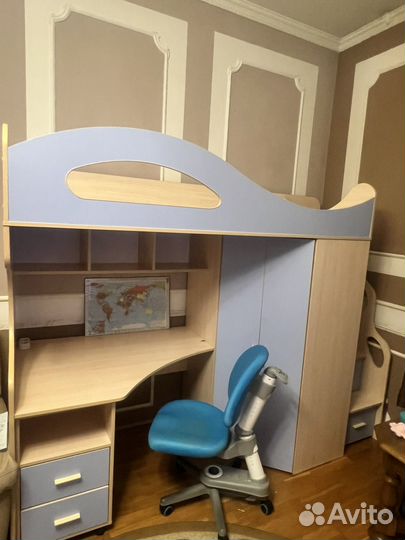 Кровать чердак со столом и шкафом бу