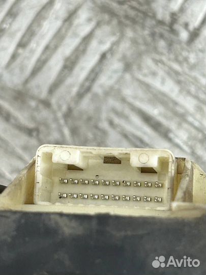 Блок управления стеклоподъемниками передний правый