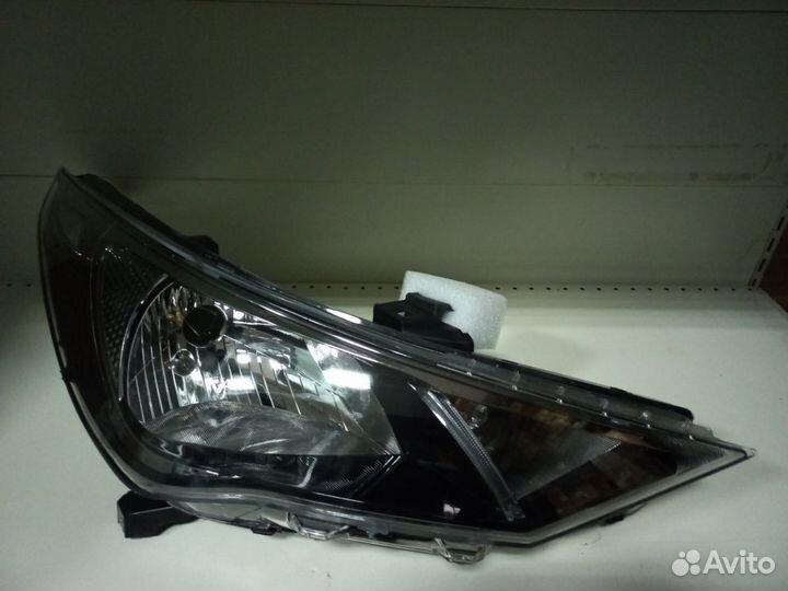 Фара правая Хендай Солярис 2020- галоген