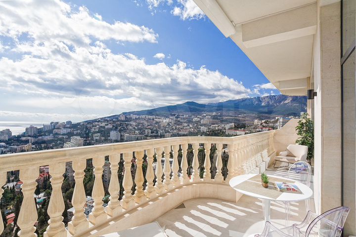 2-к. квартира, 90 м², 7/8 эт.