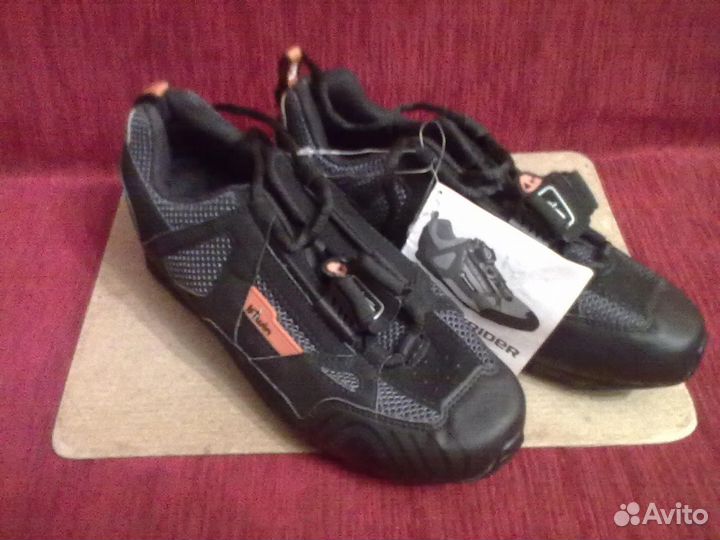 Велосипедные ботинки b
