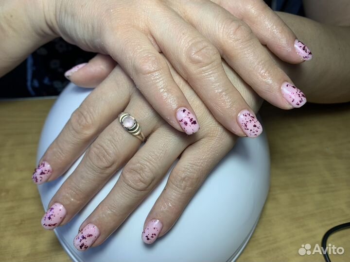 Модель на маникюр