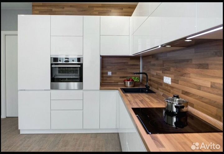 Кухня под потолок на заказ