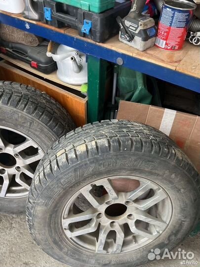 Шины диски и колеса на 16 УАЗ niva