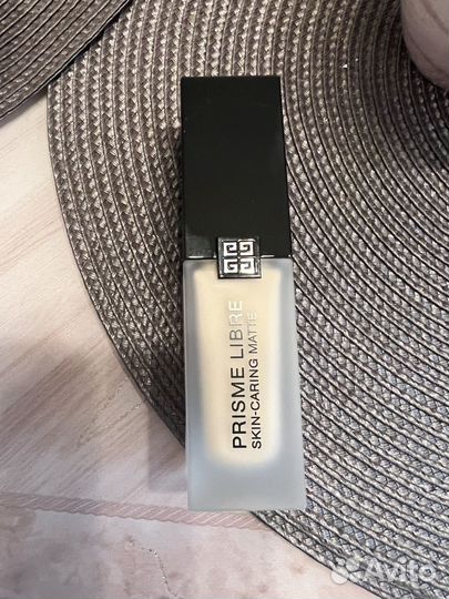 Тональный крем Givenchy prisme libre