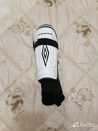 Щитки футбольные