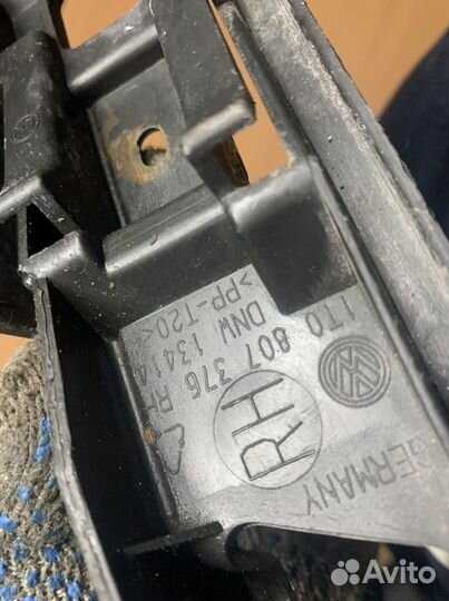 Направляющая заднего бампера правая Touran 2003-20