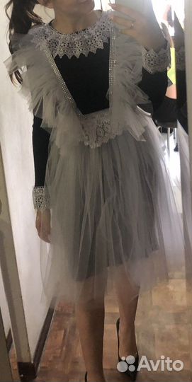 Белый школьный фартук и платье