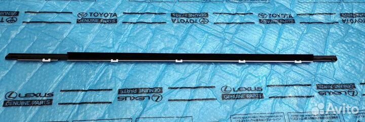 Хром стекла задней двери Лексус RX 2009-2015