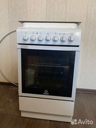 Газовая плита новая indesit