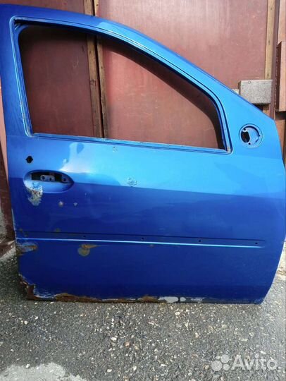 Дверь передняя правая renault logan 1
