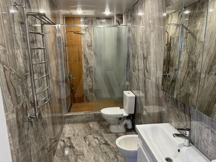 Коттедж 200 м² на участке 6 сот.