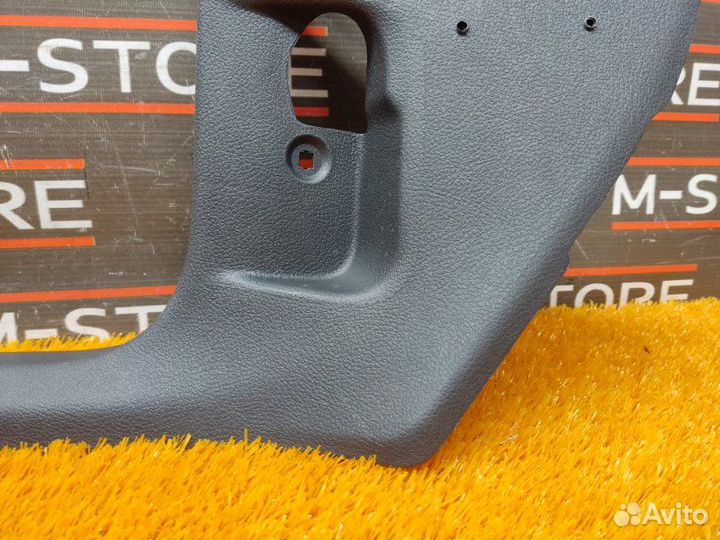 Накладка на порог салона передняя левая Volkswagen