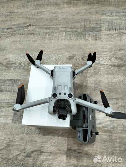 Квадрокоптер dji