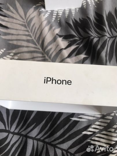 Коробка от iPhone 7