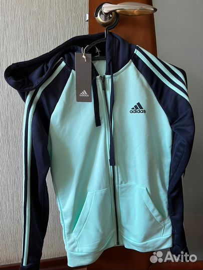 Спортивный костюм для девочки 146