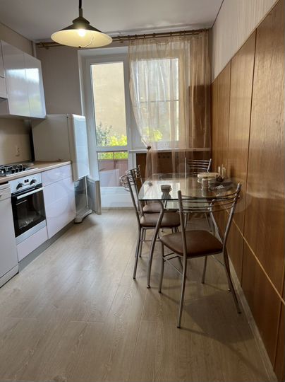 3-к. квартира, 74 м², 2/5 эт.