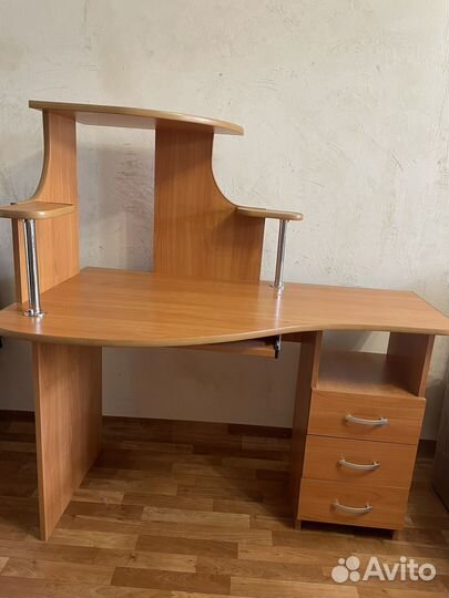 Компьютерный стол