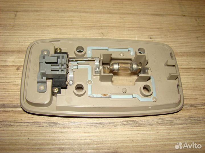 Плафон задний бежевый Toyota land cruiser 100 99