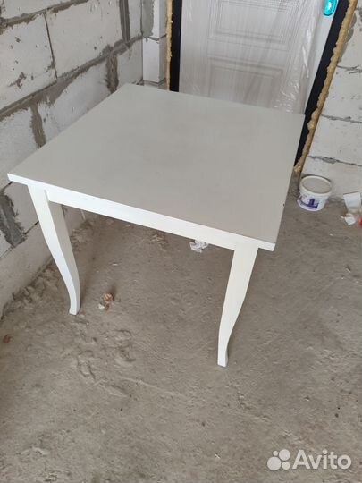 Кухонный стол