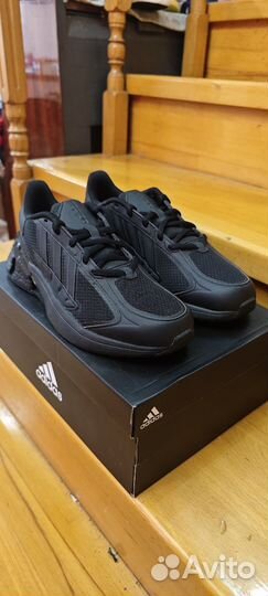 Кроссовки Adidas 40 размер оригинал