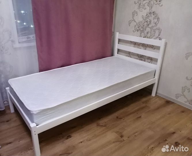 Кровать