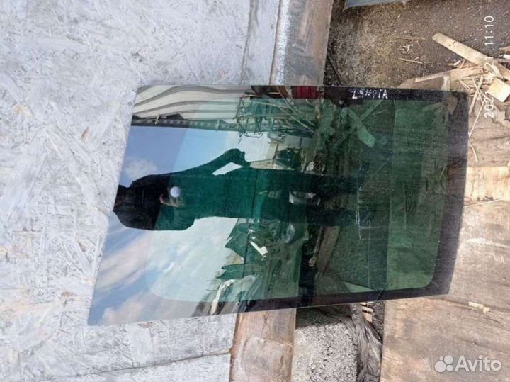 Стекло кузовное боковое правое Lancia Phedra 2005г