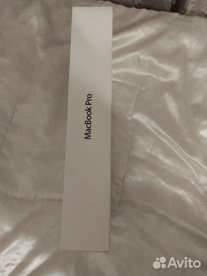 Коробка от Apple MacBook Pro