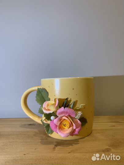 Кружка с декором из полимерной глины