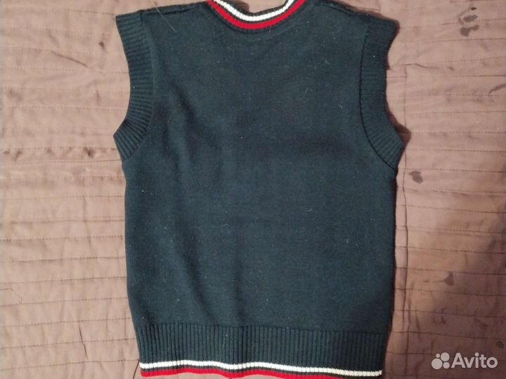 Жилетка для мальчика школьная