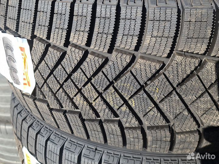 Pirelli Ice Zero FR 225/55 R18 102H