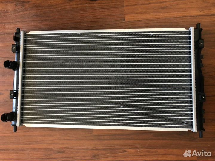 Радиатор охлаждения для Dodge Stratus\волга сайбер