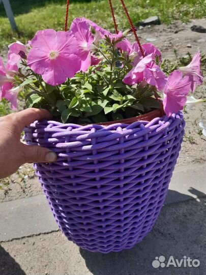 Кашпо плетеное из искусственного ротанга