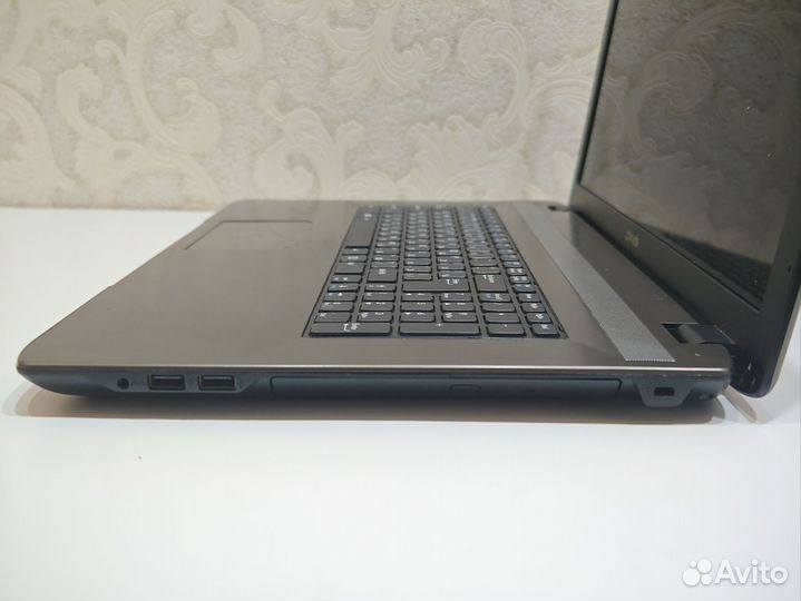 DNS C17A(i5/8gb/ssd/2gb GPU)