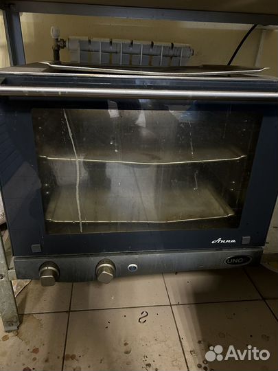 Конвекционная печь Unox