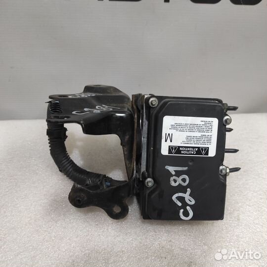 Блок ABS Toyota Auris E150