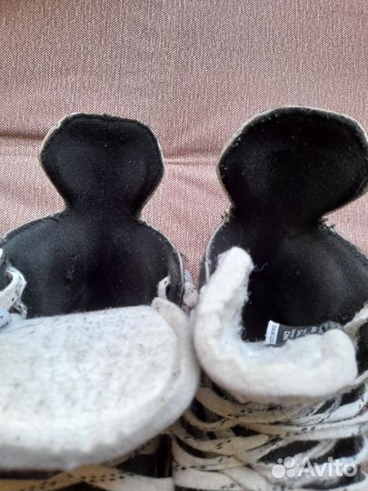 Хоккейные коньки bauer