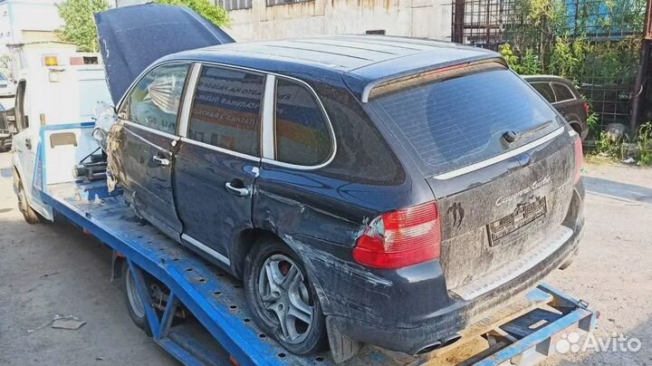 Накладка стойки задней левой наружная Porsche Caye