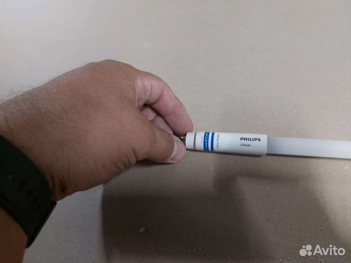Лампа Phillips ledtube