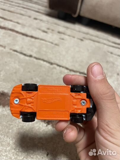 Машинка хот вилс форт мустанг